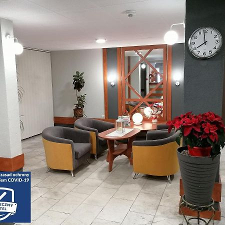 Hotel Lech Gniezno Esterno foto