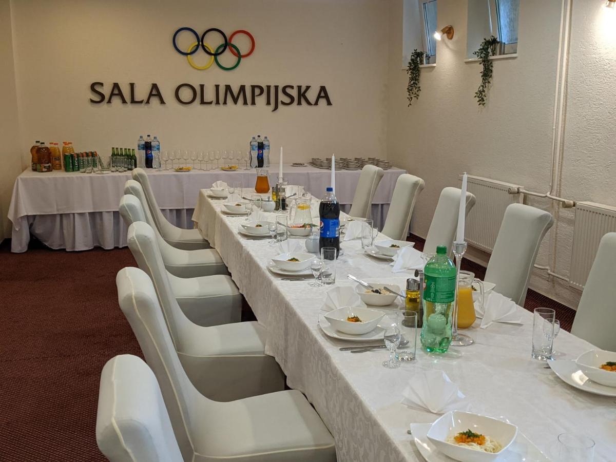 Hotel Lech Gniezno Esterno foto