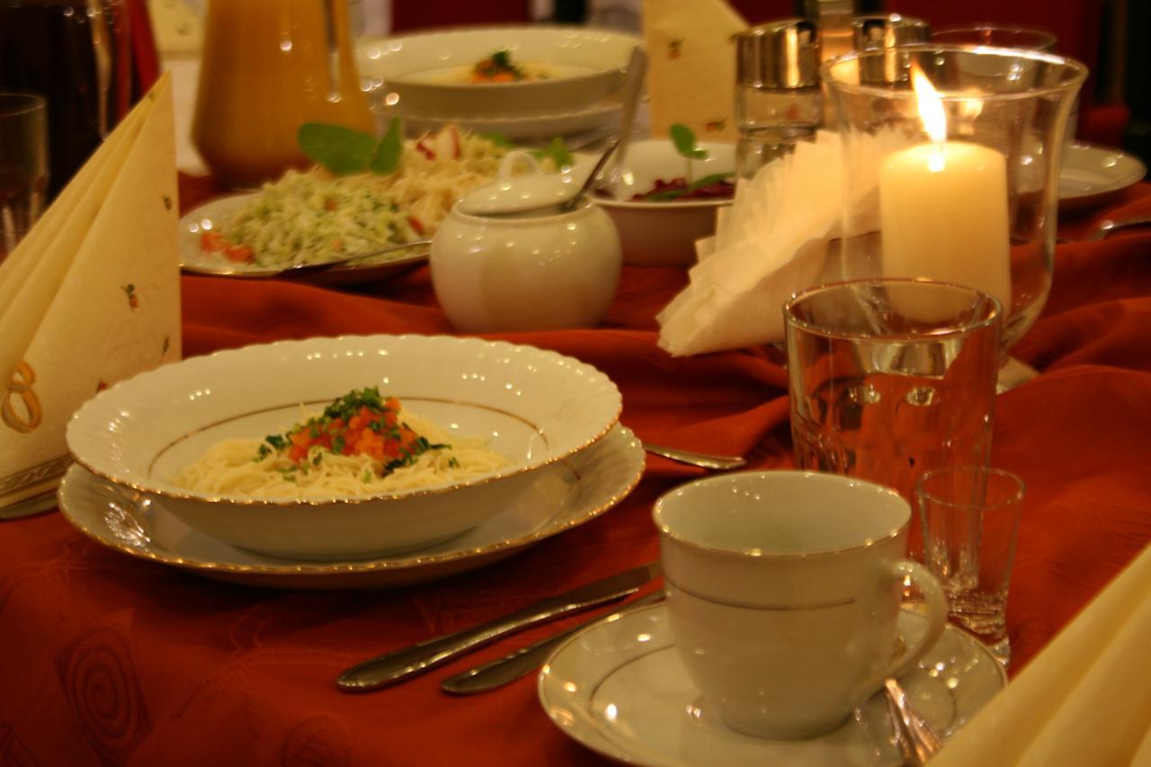 Hotel Lech Gniezno Esterno foto