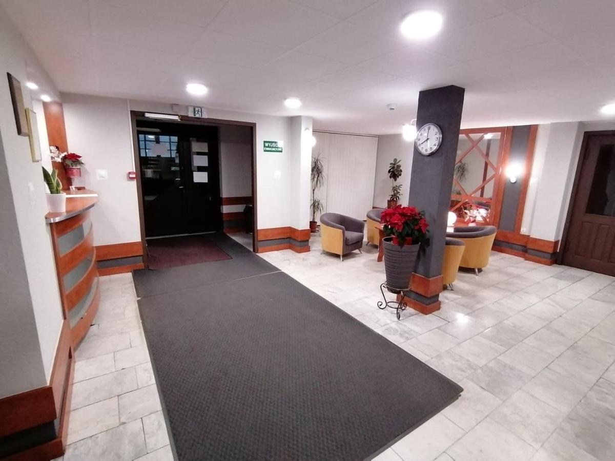 Hotel Lech Gniezno Esterno foto